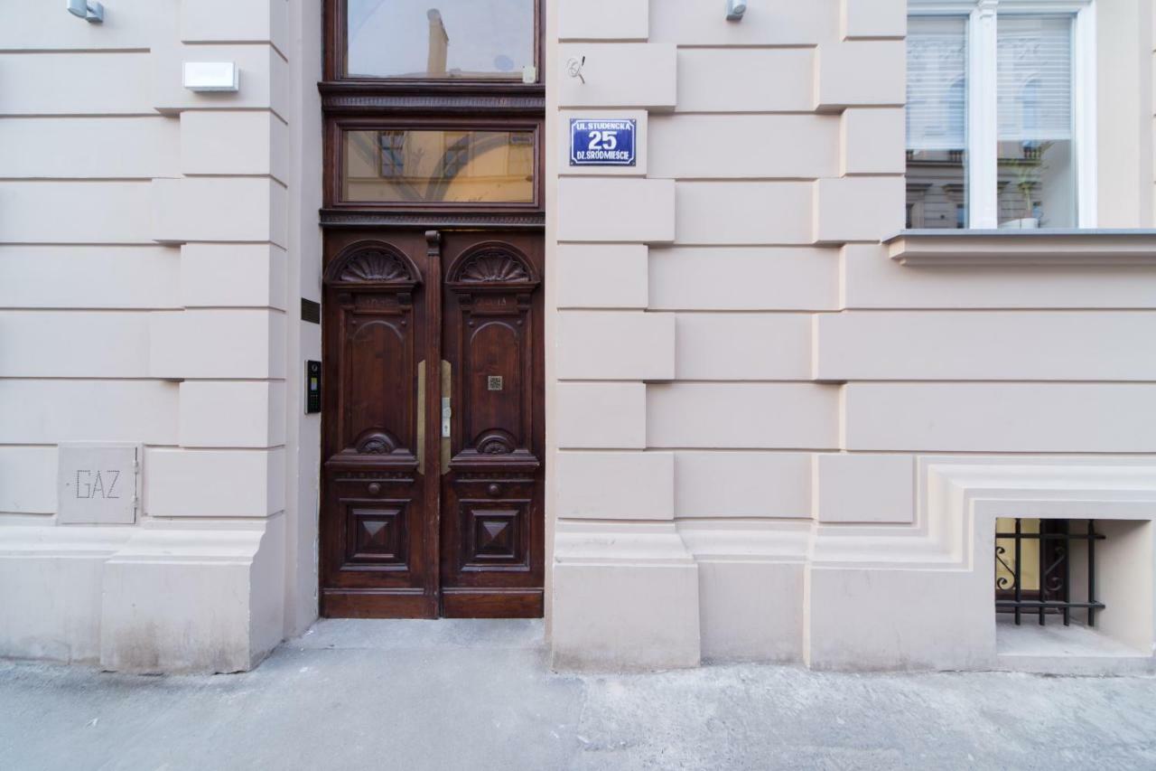 M5 Main Square Stylish One Bedroom Краків Екстер'єр фото